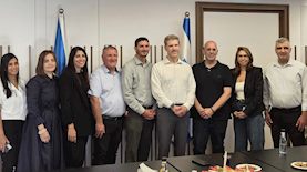 אנשי פרטנר וחשכל, צילום: יחצ